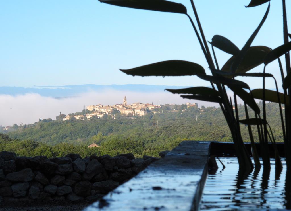 Les Esplanes Acomodação com café da manhã La Garde-Adhémar Exterior foto