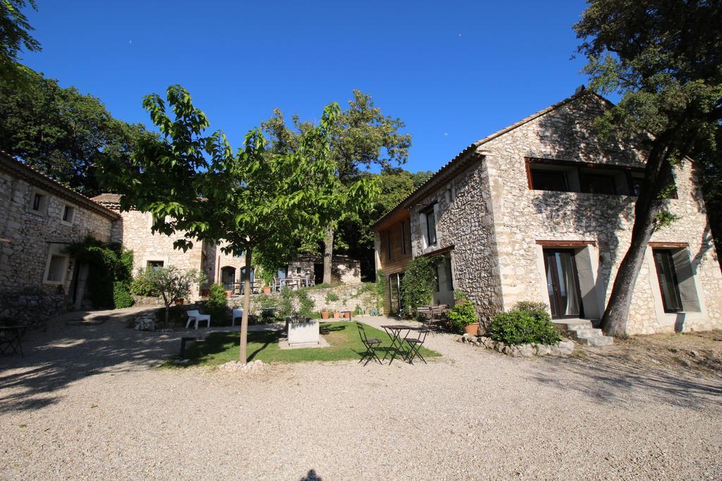 Les Esplanes Acomodação com café da manhã La Garde-Adhémar Exterior foto