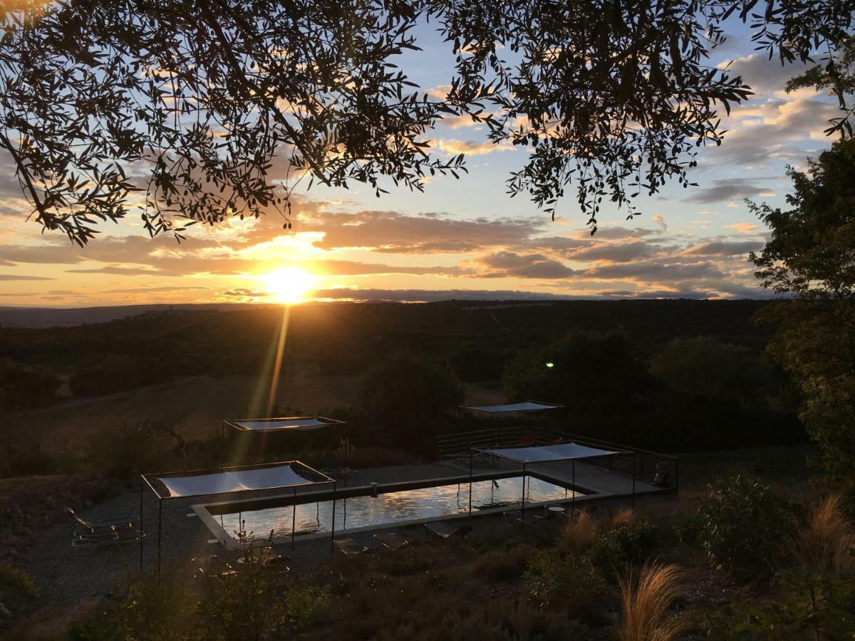 Les Esplanes Acomodação com café da manhã La Garde-Adhémar Exterior foto