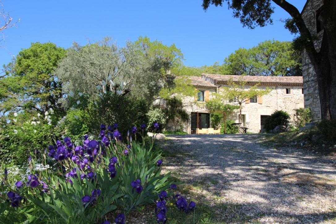 Les Esplanes Acomodação com café da manhã La Garde-Adhémar Exterior foto